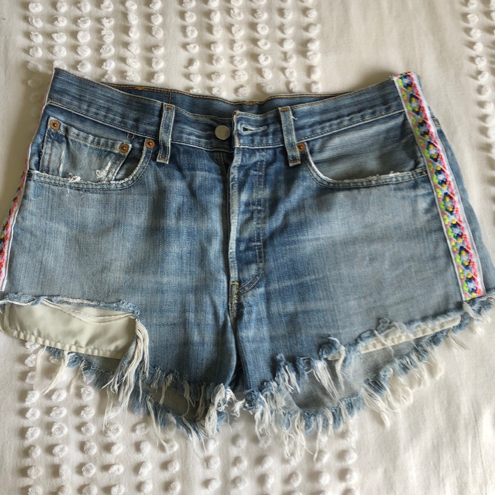 The Best 70’s Vintage Levi’s Cut Off Shorts SZ 26-27